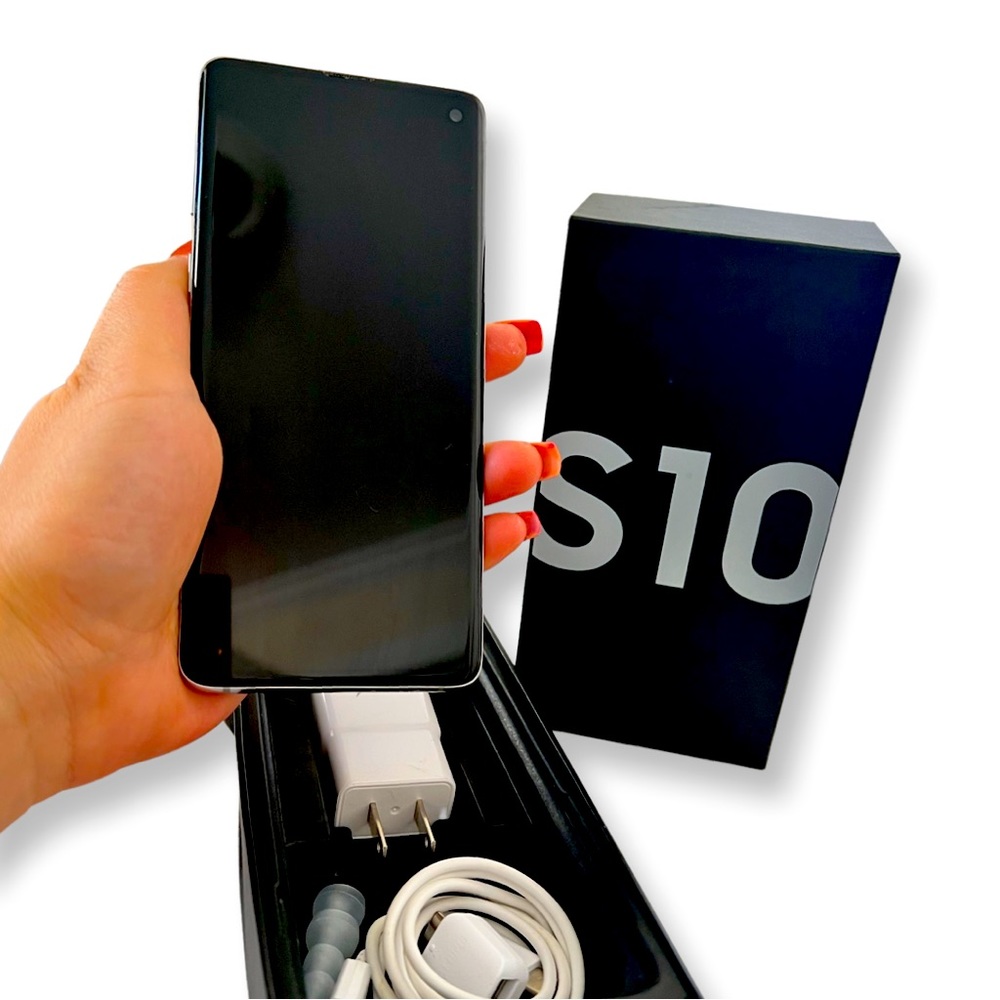 NEW Samsung S10 White
